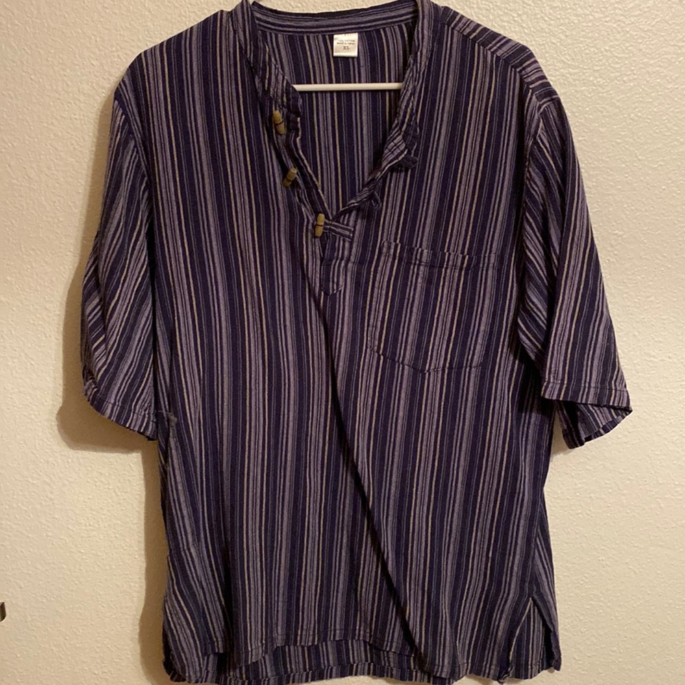Men’s casual button down shirt